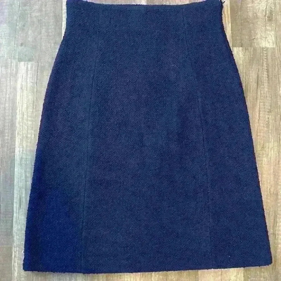 St. John Textured Tweed Pencil Skirt Women's 8 Navy Solid Side Zip Closure~ - Picture 5 of 9